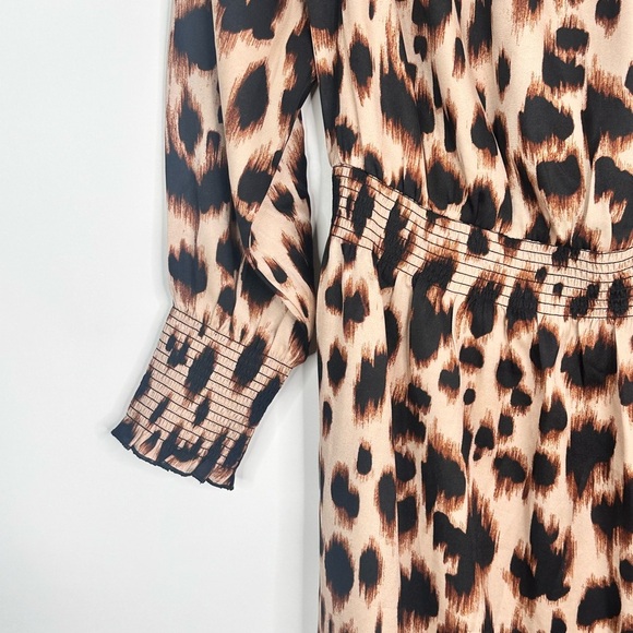 White House Black Market Cheetah Print long sleeve 100% polyester dress sz L - Picture 3 of 10
